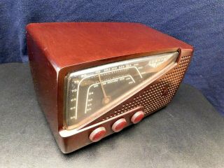 Vintage 1950s Old Zenith Slant Face Antique Mid Century Bakelite Radio,  Plays