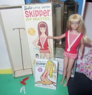 Vintage Skipper Doll W.  Box,  Stand,  Clothes 950 1964 - 1968 Blonde Straight Leg