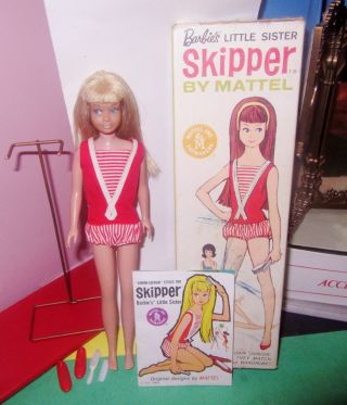 Vintage Skipper Doll w.  box,  stand,  clothes 950 1964 - 1968 Blonde Straight Leg 3