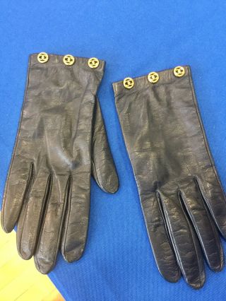 Authentic Vintage Chanel Ladies Gloves - Small
