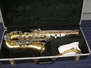 Vintage Bundy Alto Sax Saxophone With Case
