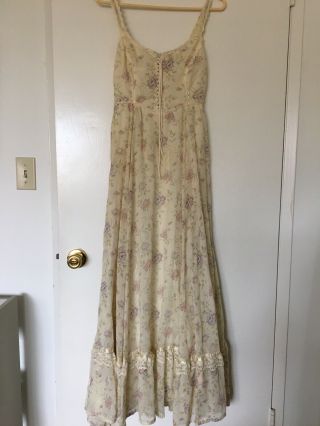 Vintage Gunne Sax Dress Floral Peasant Prairie Dress.  Size 7