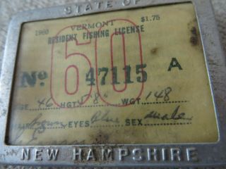 1960 VERMONT RESIDENT FISHING LICENSE in VINTAGE HAMPSHIRE STATE BADGE 3