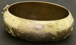 Vintage Heavy 14k Gold High Fashion Floral Carved Hinged Bangle Bracelet
