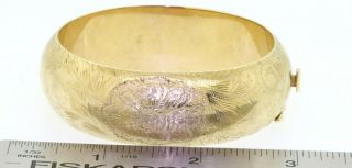 Vintage heavy 14K gold high fashion floral carved hinged bangle bracelet 3
