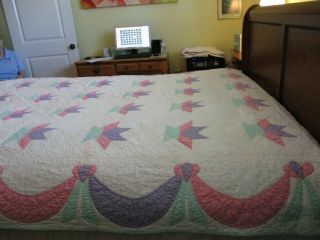 Vintage Handmade Quilt 84 X 92 Basket Floral w/swagged edges made in 1980 ' s 6