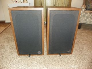 Pair Vintage Rtr Series Iii Speakers -