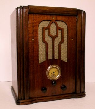 Old Antique Wood L.  Tatro Vintage Tube Radio - Restored & Tombstone 5