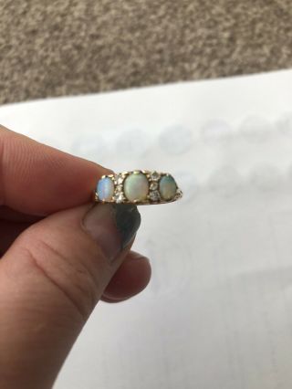 Vintage 18k Gold Ladies Ring With Natural Opal And Diamonds.  Size U1/2