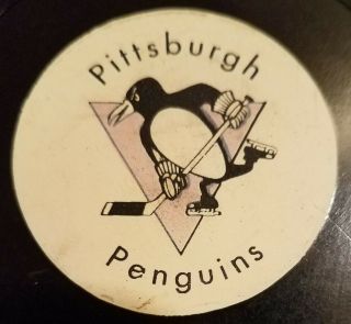 PITTSBURGH PENGUINS VINTAGE OLD 1970 ' S RAWLINGS OFFICIAL GAME PUCK RUBBER CREST 2