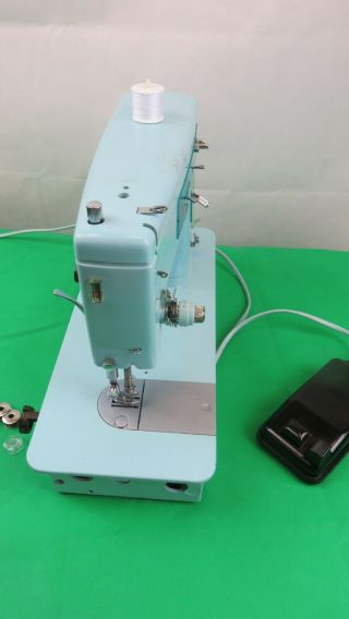 27 Vintage Singer Model 347 Sewing Machine Turquoise Blue 1960 ' s 4
