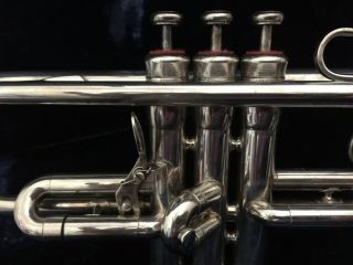 King Eastlake Silver Flair Trumpet; 1st Valve Trigger : 9