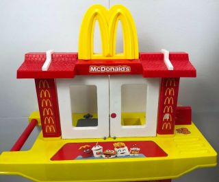 McDonald ' s Vintage Drive Thru Kids Toy Kitchen Playset Comes With Food 4