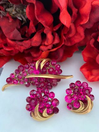 Vintage Signed Crown Trifari Ruby Red Rhinestones Earrings and Pin/Brooch Set 7