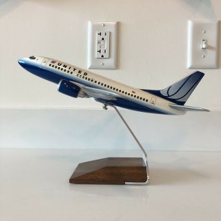 Rare Pacmin United Airlines Boeing 737 - 500 The Last Tulip Livery 1:100