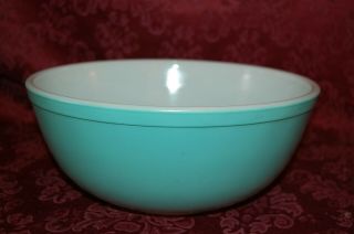 Pyrex Turquoise Blue Mixing Bowl 404 - 4 Qt.  Usa Ovenware Trade Mark Vintage