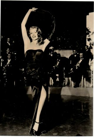 Vintage Press Photo Rita Hayworth Gilda Glamorous Famous Pose Lovely
