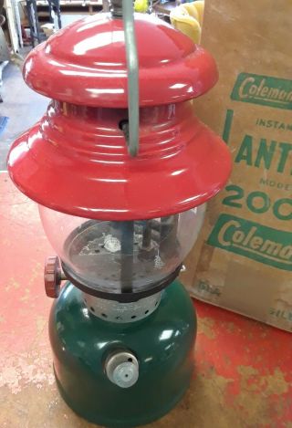 Vintage Coleman Lantern 200A 1951 Christmas Lantern - Red and Green 2