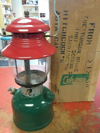 Vintage Coleman Lantern 200A 1951 Christmas Lantern - Red and Green 3