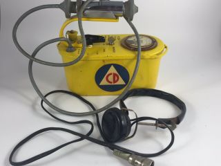 Vintage Fcda Chatham Cd V - 700 Model No 3 Radiation Geiger Counter