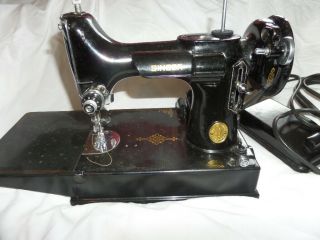 Vintage 1947 Singer 221 - 1 Featherweight Sewing Machine W/ Pedal,  & Case