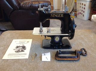 100 Anniversary Rare Antique Vintage Singer 20 Toy Sewing Machine Small Child