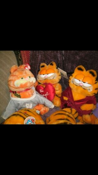Very RARE Collector’s Edition Vintage Garfield Plushies  4