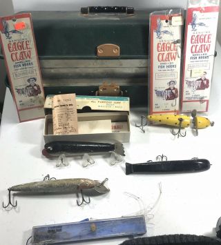 Vintage Umco Model 400p Fishing Tackle Box With Wooden Lures,  Reels Bobbie Bait