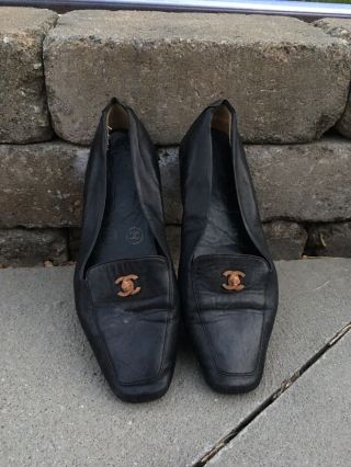 Women’s Vintage Authentic Chanel Wooden Cc Black Flats Size 37.  5 Made In Italy