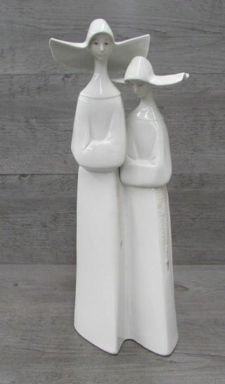 Vintage Lladro Two Nuns Figurine Porcelain Glazed White Habits Rosaries