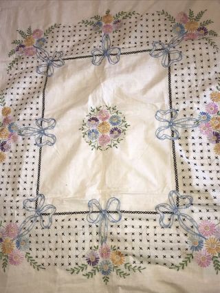 Vtg Hand Embroidered Floral Quilt Top 72 " X 92 "