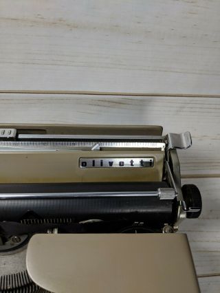 Olivetti Lettera 22 Manuel Vintage Typewriter Read Details 3