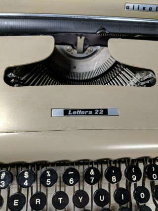 Olivetti Lettera 22 Manuel Vintage Typewriter Read Details 4