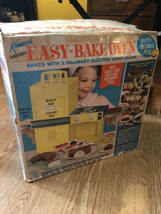 kenner easy bake oven w/ accessories 4