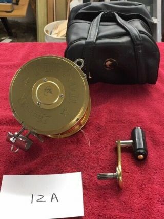 Vintage Fin Nor 12a Fishing Reel.  Stored For 20 Years In Fin Nor Bag.
