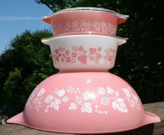 Pyrex Vintage Pink Gooseberry Mixing Bowl 444,  471 & 472 Casseroles With Lids