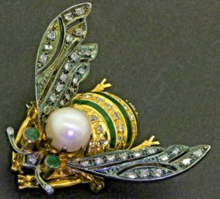 Vintage heavy 18K gold 1.  10CTW diamond/emerald & 8.  8mm pearl fly/insect brooch 3