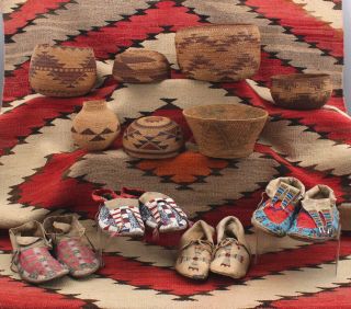 Antique 19thC South Western Native American Indian Hand Sewn Beaded Moccasins 10