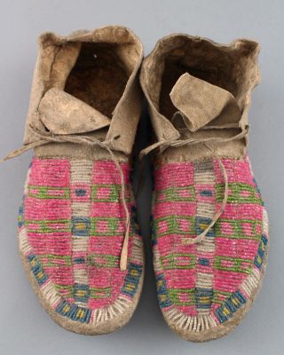 Antique 19thC South Western Native American Indian Hand Sewn Beaded Moccasins 3