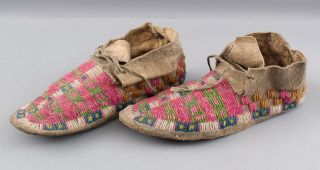 Antique 19thC South Western Native American Indian Hand Sewn Beaded Moccasins 8