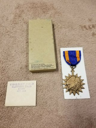 Ww2 Air Medal Of Issue Whitehead And Hoag 1945 Slotted Brooch