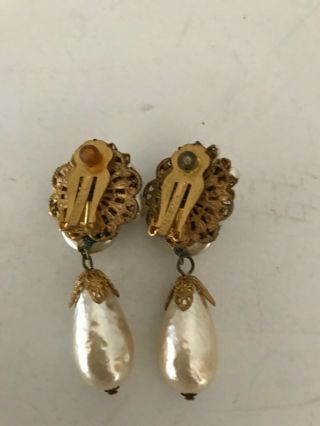 VINTAGE MARIAM HASKELL PEARL EARRINGS CLIP - ON WITH FAUX PEARLS & GOLDTONE MEATAL 2