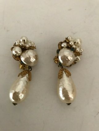 VINTAGE MARIAM HASKELL PEARL EARRINGS CLIP - ON WITH FAUX PEARLS & GOLDTONE MEATAL 3