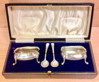 Solid Silver Cased Pair Open Salts & Spoons Sydney & Co.  Birmingham 1913/22.