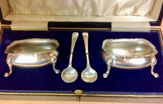 Solid Silver Cased Pair Open Salts & Spoons Sydney & Co.  Birmingham 1913/22. 2