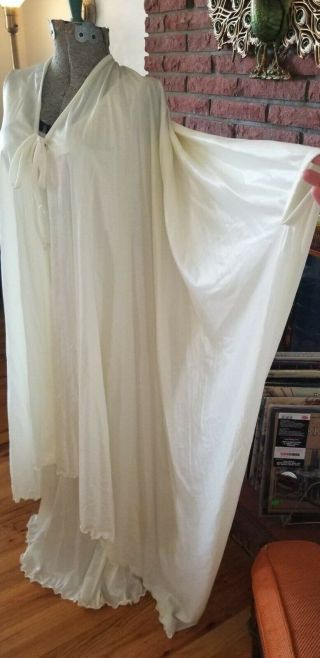 Vintage Cattani Gown Peignoir Set.  Rare.  Mid century pinup 2