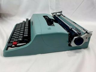 Vintage 1960’s Olivetti Underwood Lettera 32 Typewriter Blue Black Case Italy 2