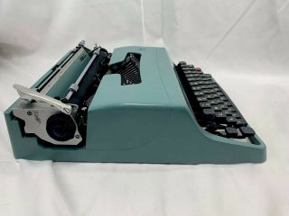 Vintage 1960’s Olivetti Underwood Lettera 32 Typewriter Blue Black Case Italy 3