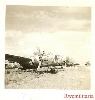 Org.  Photo: Us Soldier View Captured Camo Japanese Ki - 48 Bomber On Airfield