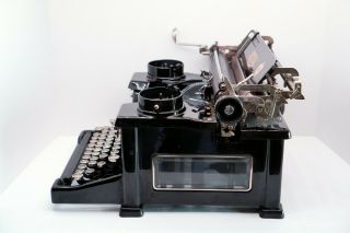 Vintage 1910’s Royal Model 10 Typewriter 4